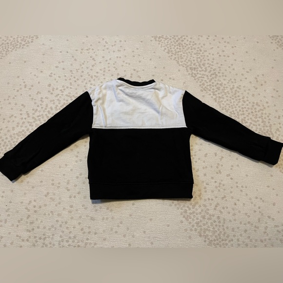 Guess Sweatshirt - Picture 4 of 4